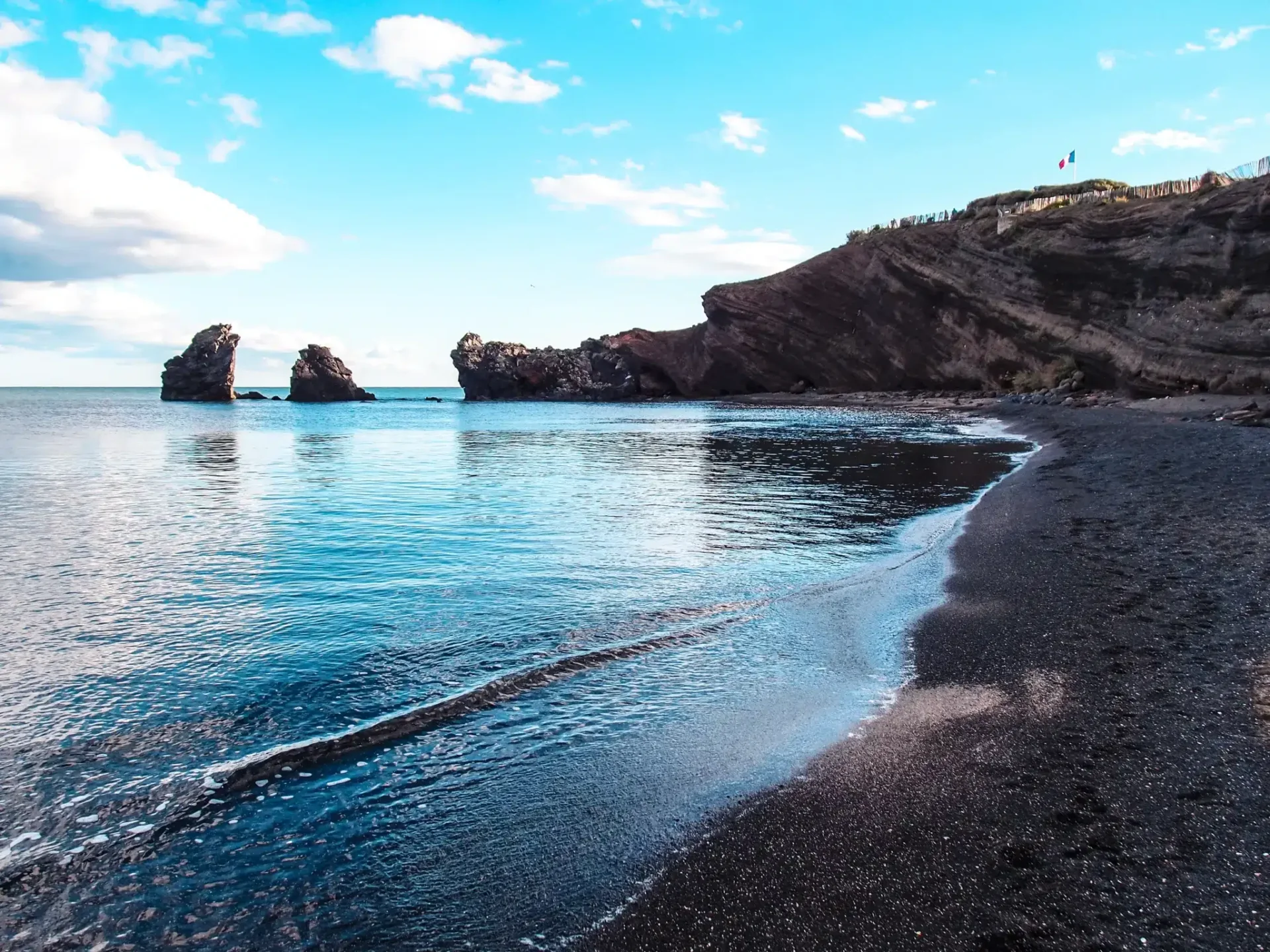 La plage de la conque et les rochers les 2 freres
