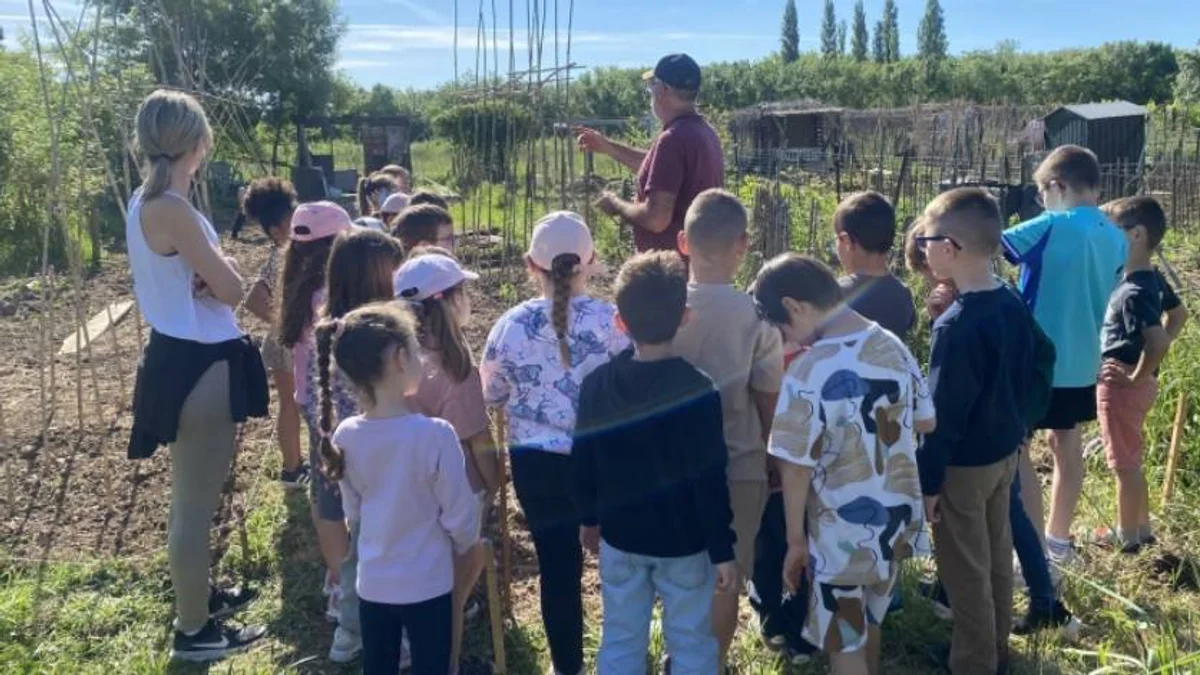 Bessan - De la graine à l'assiette : une initiative intergénérationnelle aux jardins familiaux #bessan