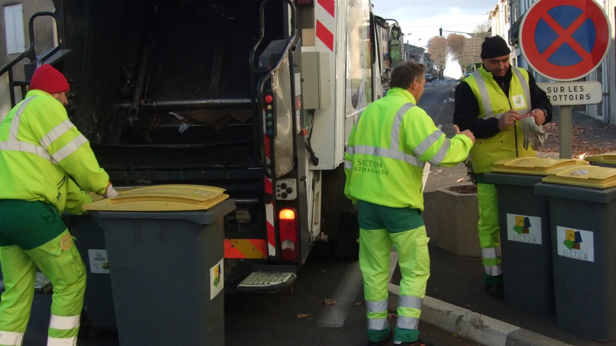 Agglo Hérault Méditerranée - Fête nationale du 14 juillet : la collecte des déchets maintenue, déchèteries fermées #aggloheraultmediterranee