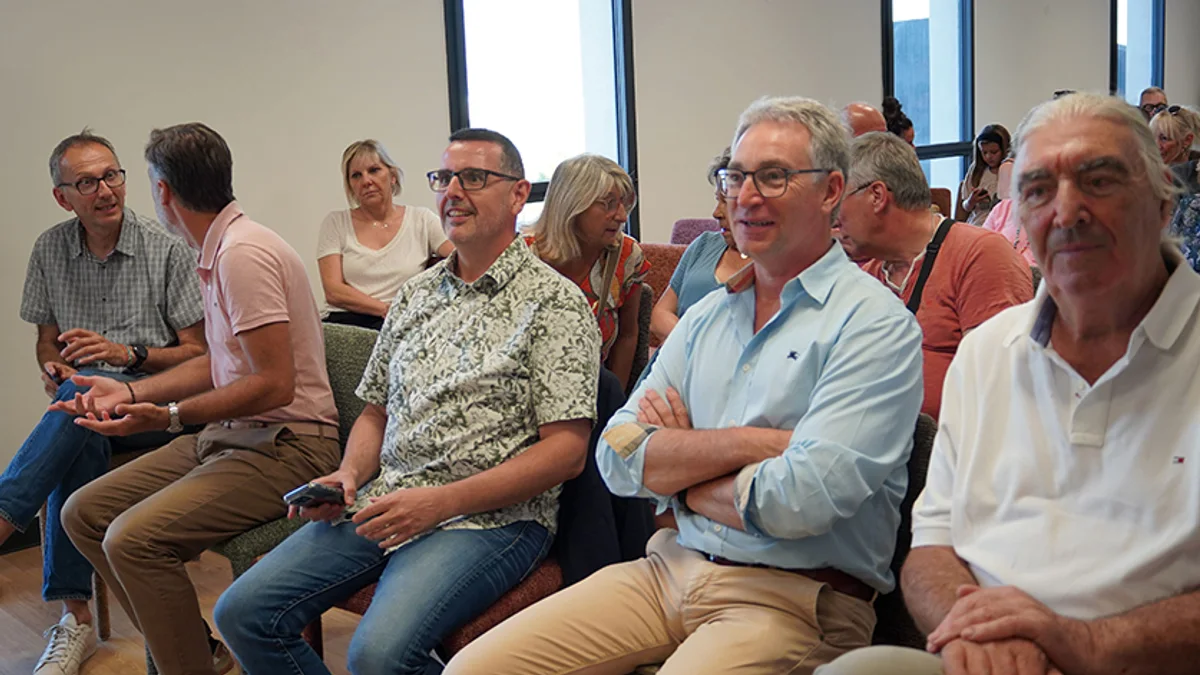 Bessan - Les élus découvrent le nouveau B-B HOTELS de Bessan #bessan