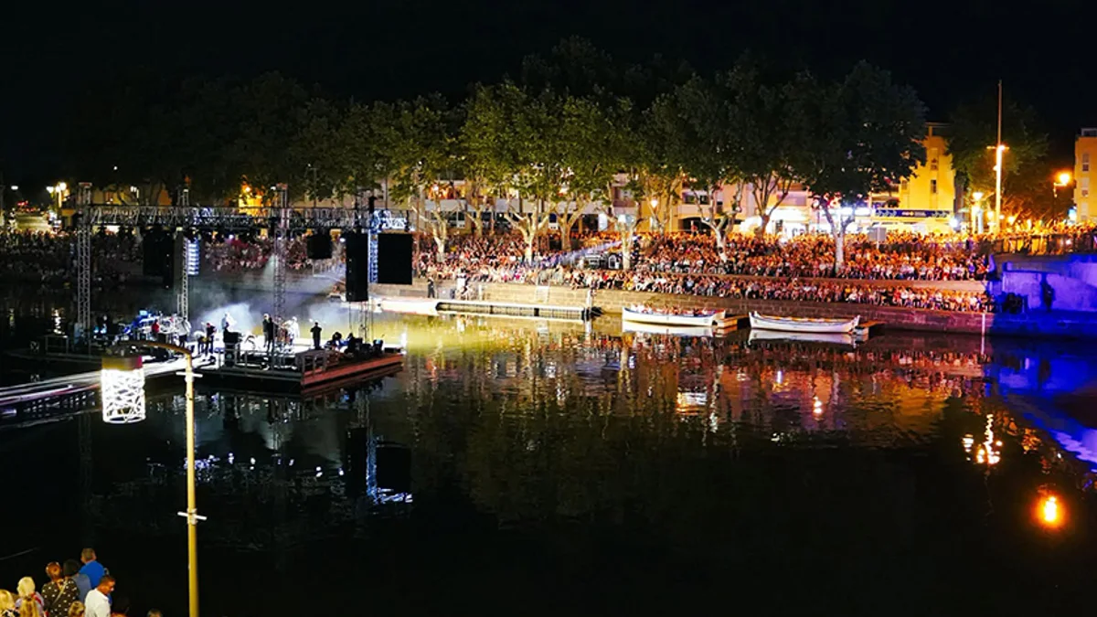 Agde - Le spectacle « Balavoine, Ma Bataille » attendu pour la prochaine Scène Flottante le 11 août #agde