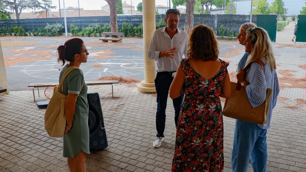Vias - Visite des écoles de Vias : les derniers préparatifs avant la rentrée #vias