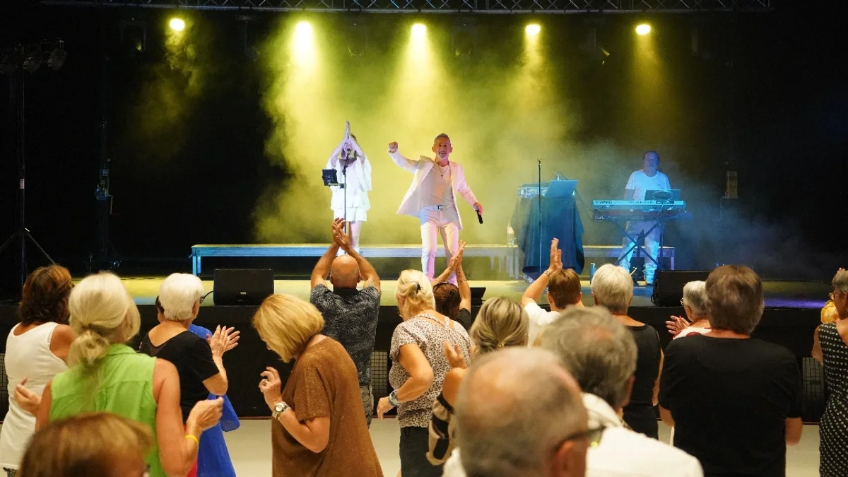 Agde - Les années 80 de retour le temps d'une soirée au Palais des Festivités #agde