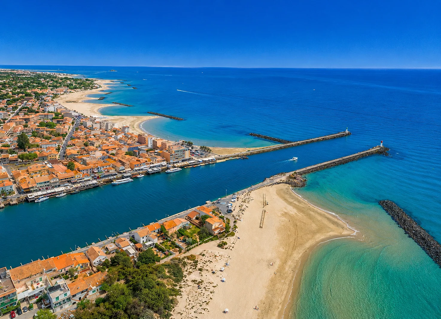 Le Grau d'Agde, embouchure de l'Hérault sur la Méditerranée